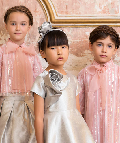 Çiçek Aplikeli Gümüş Elbise